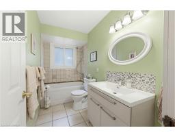 28 RIDGEWOOD Drive - 18