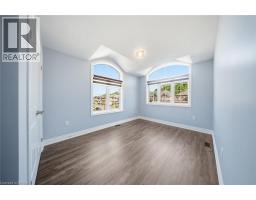 18 MACKLIN Street - 18