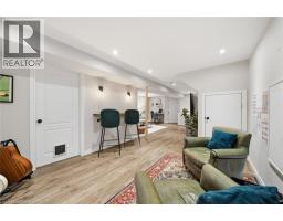 137 CHUDLEIGH Street - 36