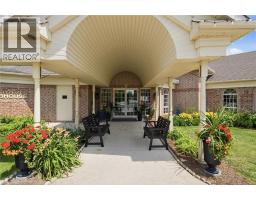 22 RIVEROAKS Drive - 33