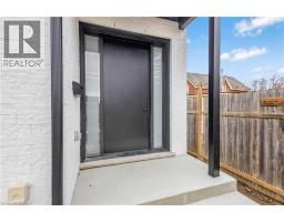 105 WINNIETT Street - 4