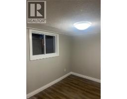 54 DEBBY Crescent - 20