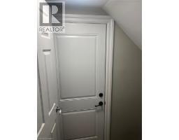54 DEBBY Crescent - 23
