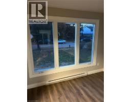 54 DEBBY Crescent - 3