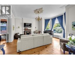 18 HAWARDEN Avenue - 10
