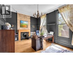 18 HAWARDEN Avenue - 17