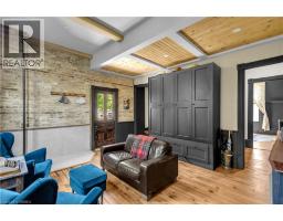 18 HAWARDEN Avenue - 19