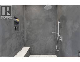 18 HAWARDEN Avenue - 34
