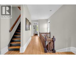 18 HAWARDEN Avenue - 35