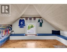 18 HAWARDEN Avenue - 38