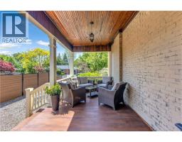 18 HAWARDEN Avenue - 46