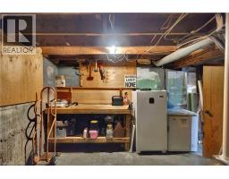 29 ALEXANDER Street - 32