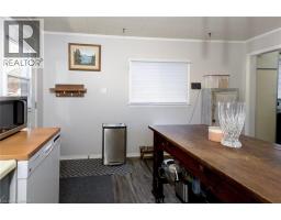 38 MOWAT Street - 10
