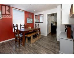 38 MOWAT Street - 13