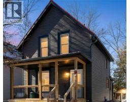 38 MOWAT Street - 2