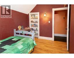 38 MOWAT Street - 21