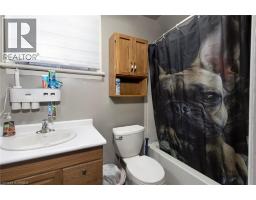 38 MOWAT Street - 23