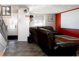 38 MOWAT Street - 4