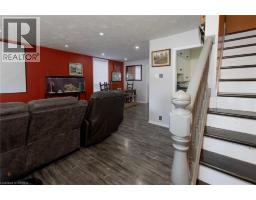 38 MOWAT Street - 5