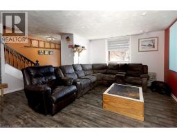 38 MOWAT Street - 6