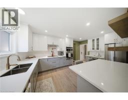 137 BROCK Street - 12
