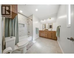 137 BROCK Street - 20
