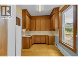 121 MAIN Street N - 6