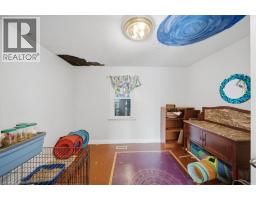 367 NELSON Street - 21