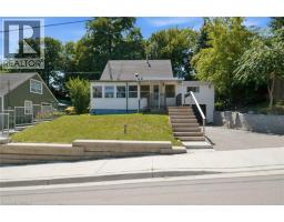 42 DUNDAS Street E - 1