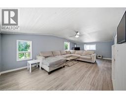 42 DUNDAS Street E - 10