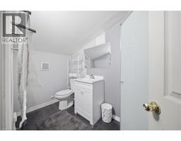 42 DUNDAS Street E - 14