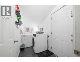 42 DUNDAS Street E - 15