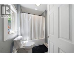 42 DUNDAS Street E - 16