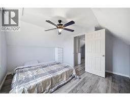42 DUNDAS Street E - 19