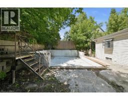 42 DUNDAS Street E - 24