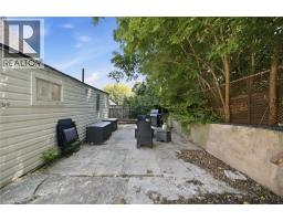 42 DUNDAS Street E - 26