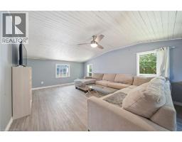 42 DUNDAS Street E - 9