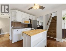 174 WELLINGTON Street - 11