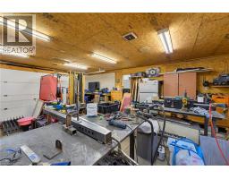 174 WELLINGTON Street - 27