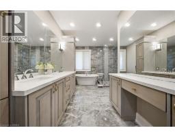 18 HARPER Boulevard - 16