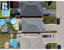 48 NIGHTINGALE Drive - 40