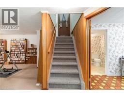 16 PARIS Road - 43