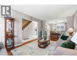 21 GARDEN Crescent - 10