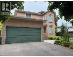 21 GARDEN Crescent - 2