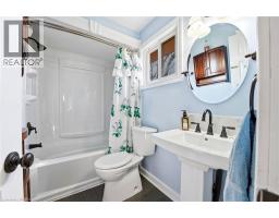 21 GARDEN Crescent - 23