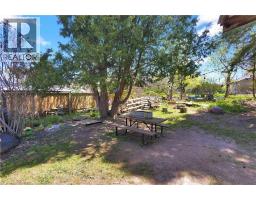 6 CHURCHILL Drive - 32