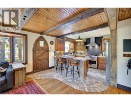 6 CHURCHILL Drive - 5