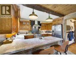 6 CHURCHILL Drive - 7