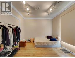 273-275 BRANT Avenue - 21