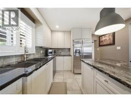8 QUEENSWAY Drive - 17